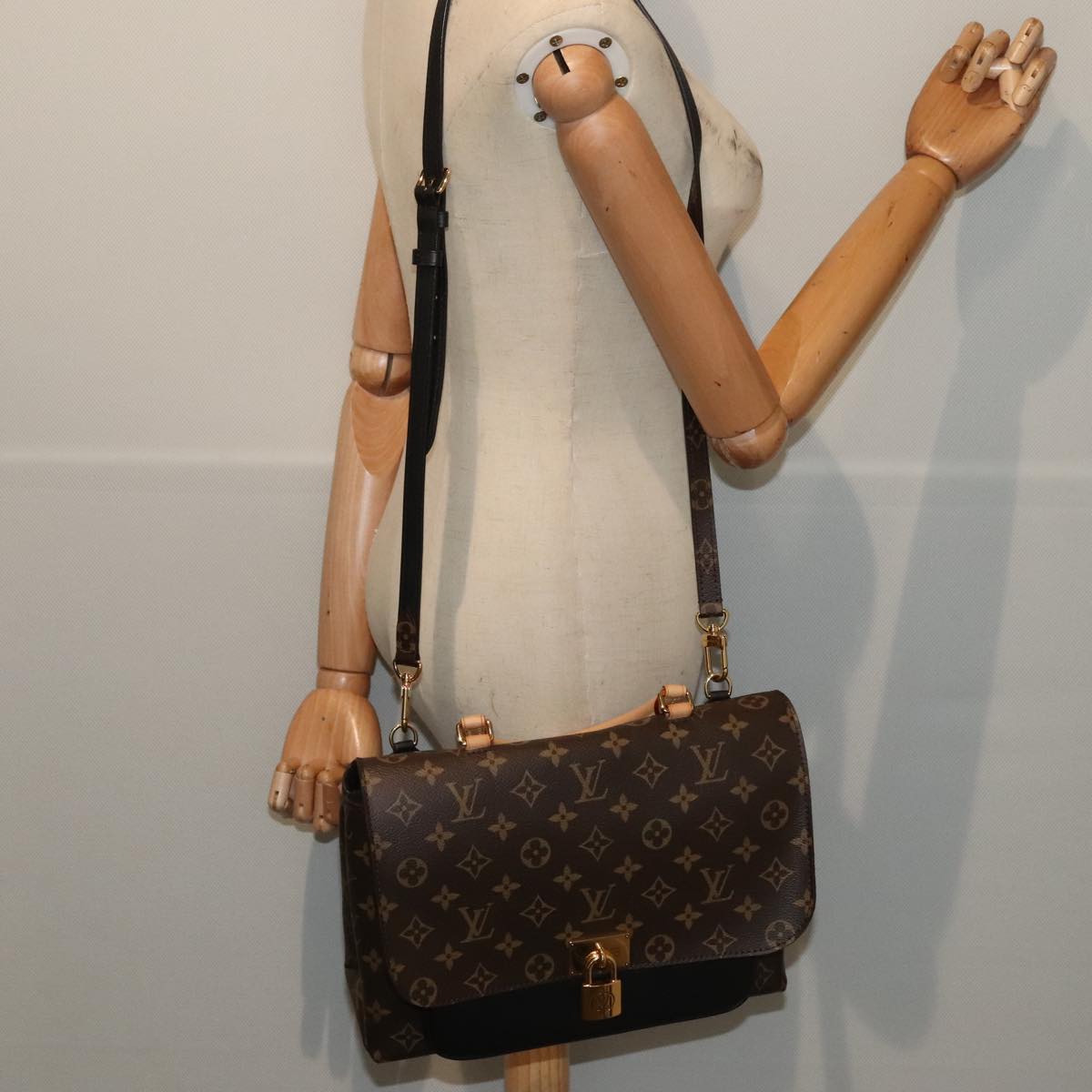 Louis Vuitton Marignan Brown Canvas Hand Bag