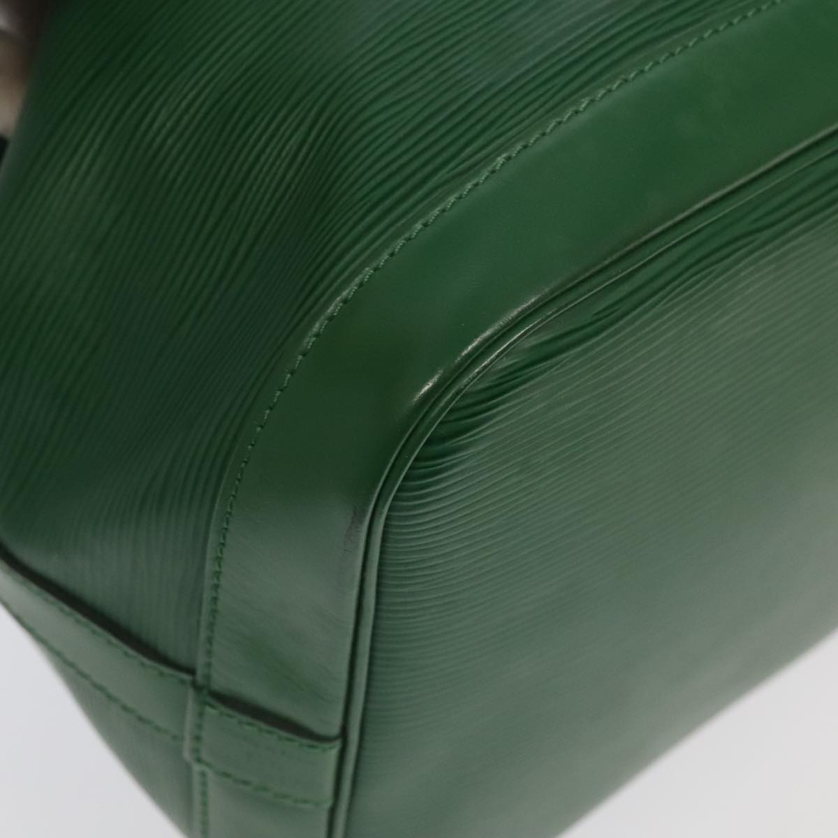 Louis Vuitton Noé Green Leather Shoulder Bag