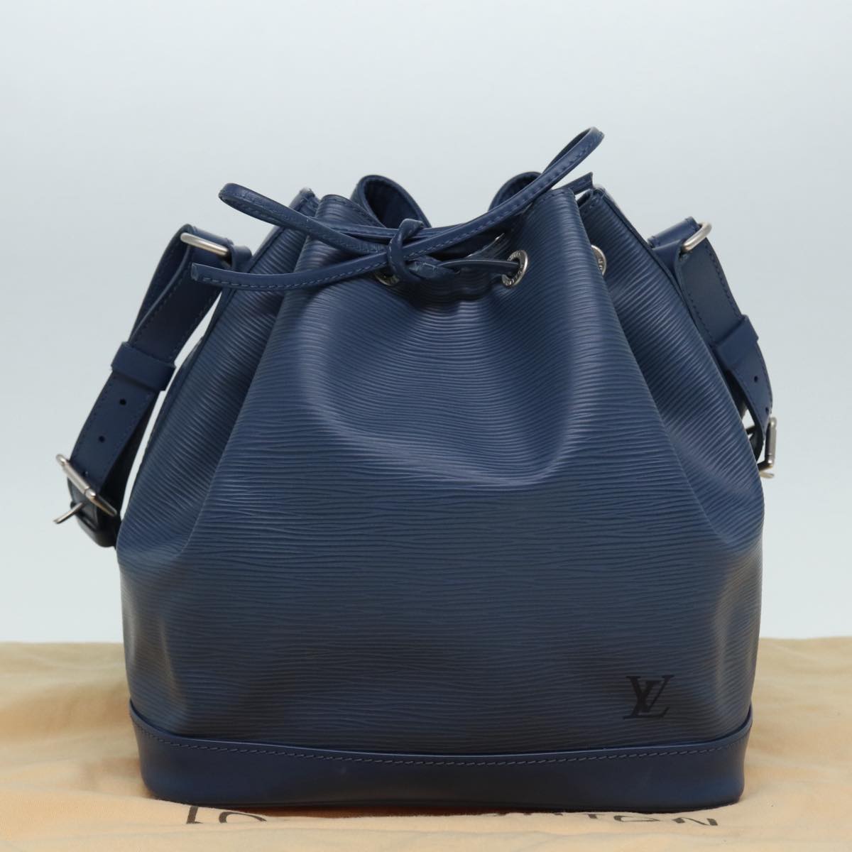 Louis Vuitton Noe Blue Leather Shoulder Bag