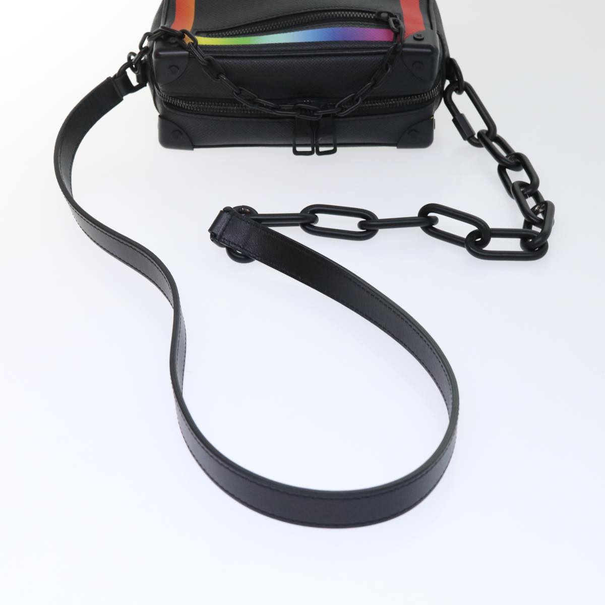 Louis Vuitton Malle Black Synthetic Shoulder Bag