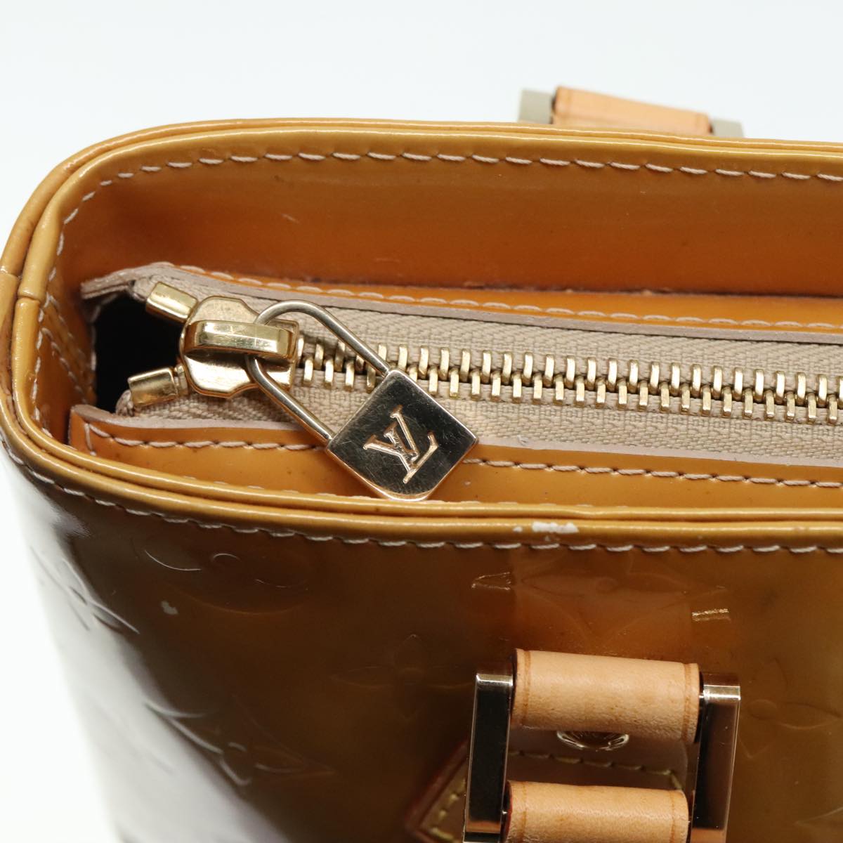 Louis Vuitton Houston Beige Patent Leather Hand Bag