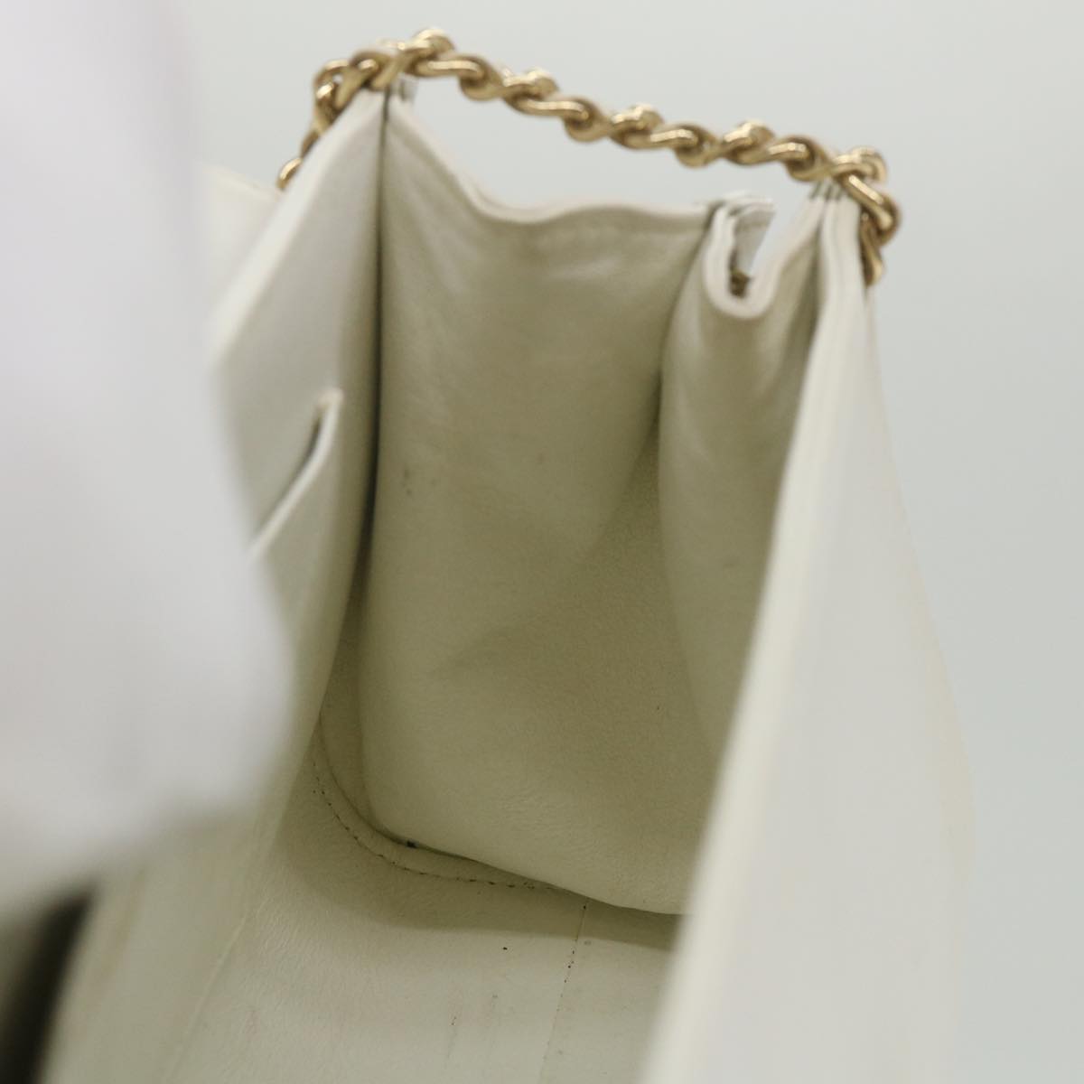 Chanel Flap bag White Leather Shoulder Bag