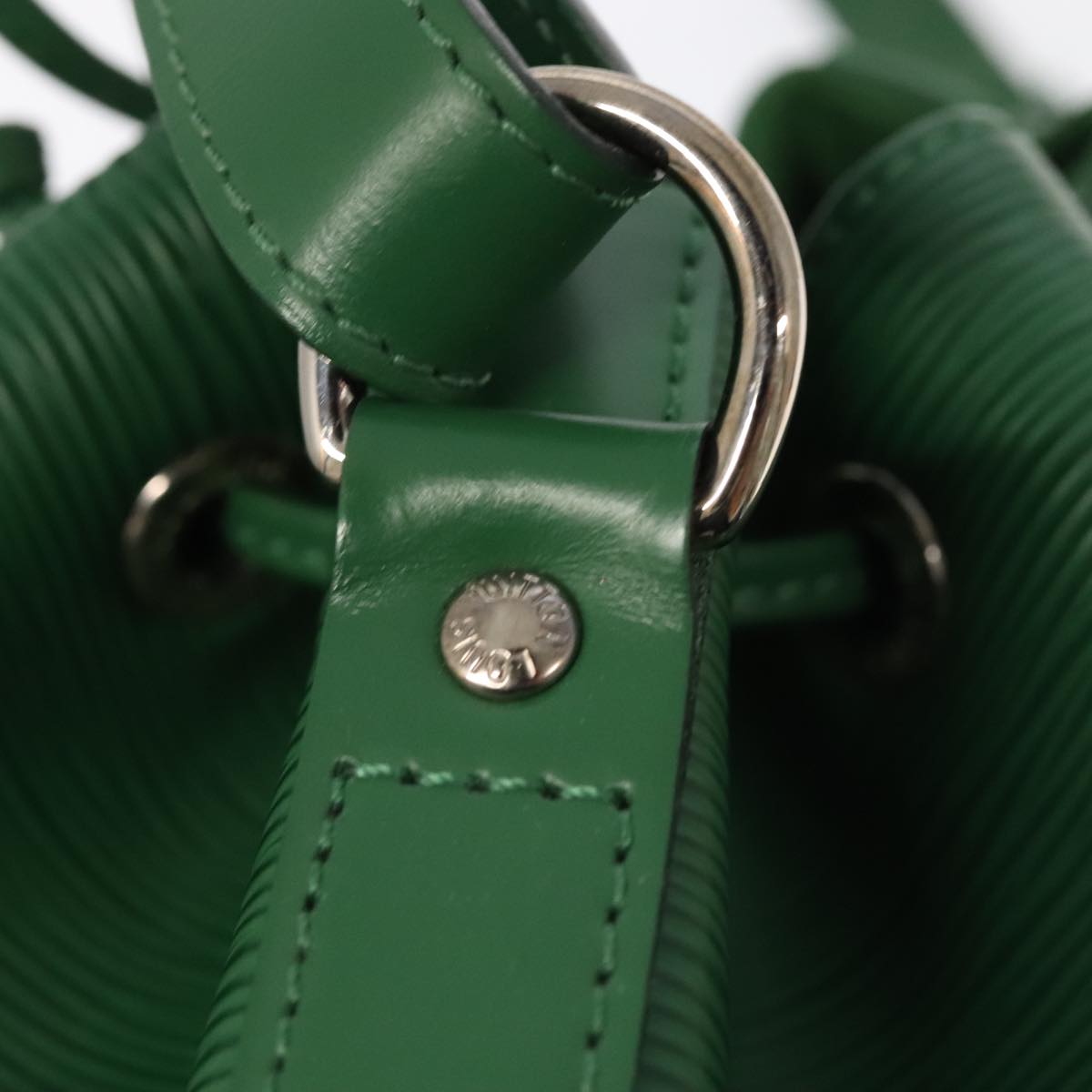 Louis Vuitton Noé Green Leather Shoulder Bag