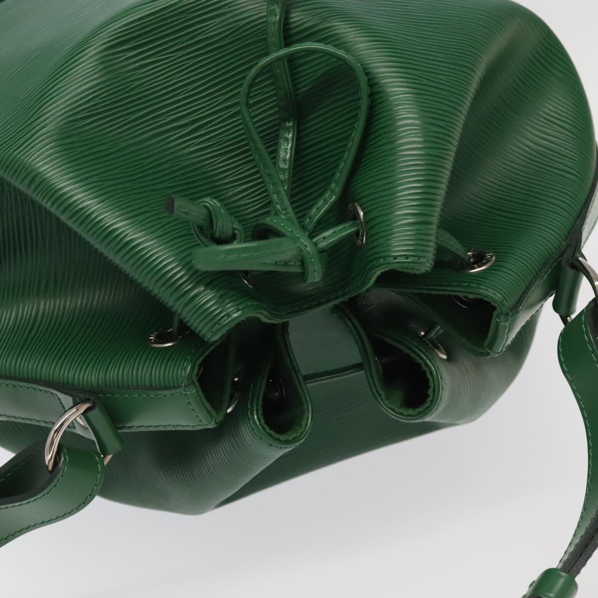 Louis Vuitton Noé Green Leather Shoulder Bag