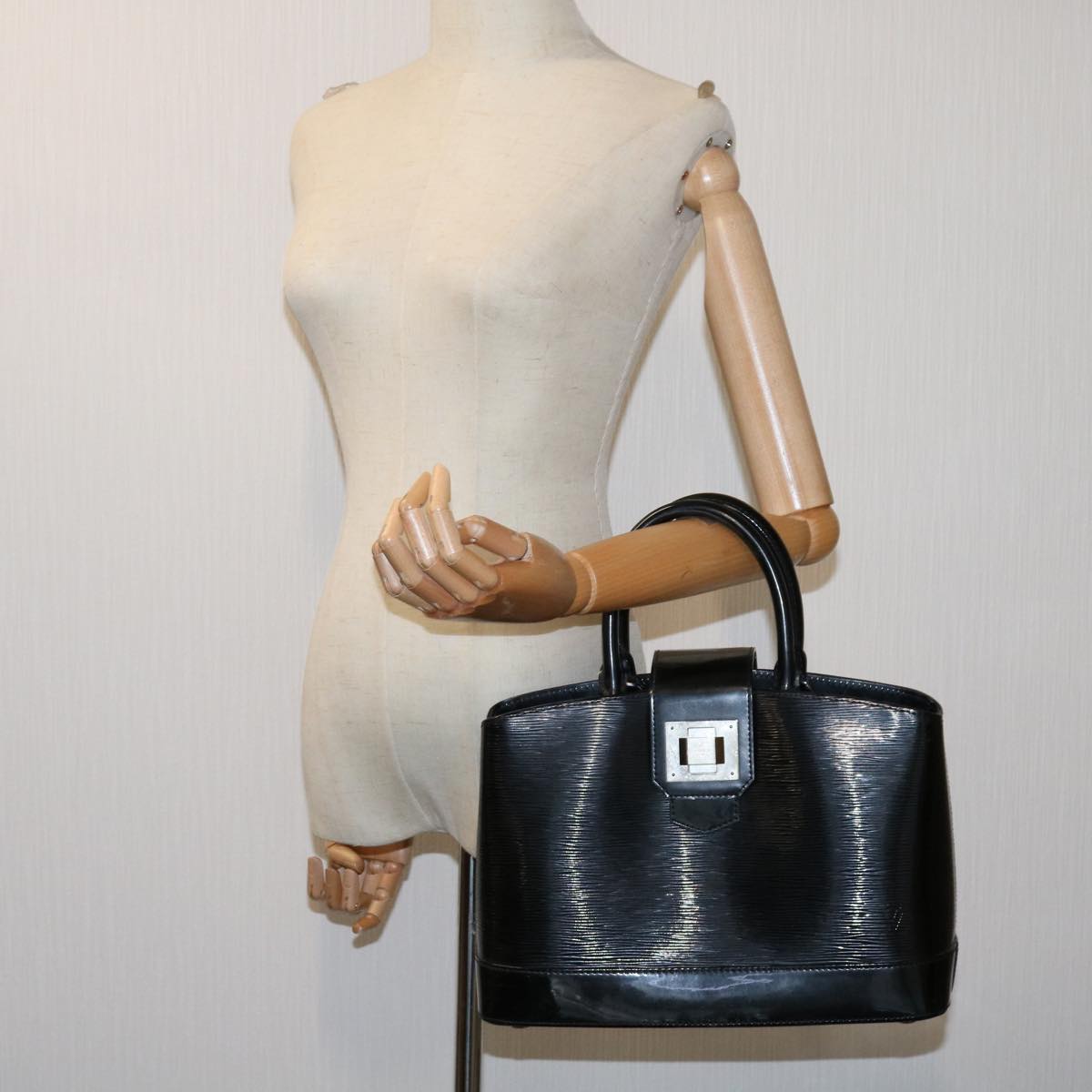 Louis Vuitton Mirabeau Black Leather Hand Bag