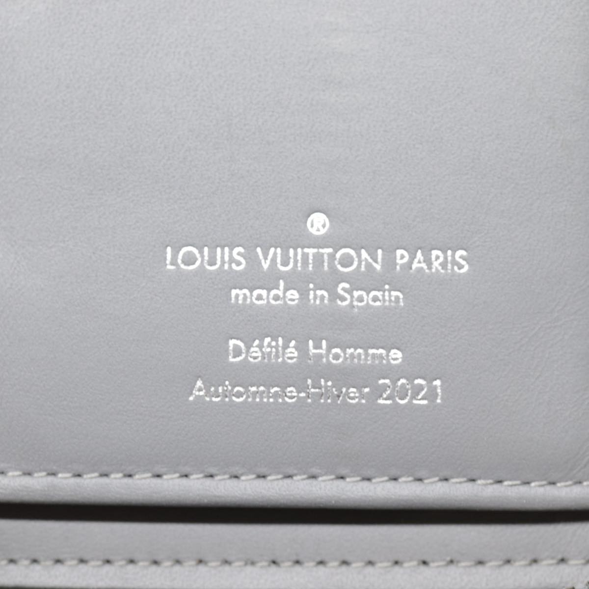 Louis Vuitton Zippy Wallet Vertical Silver Patent Leather Wallet Accessories