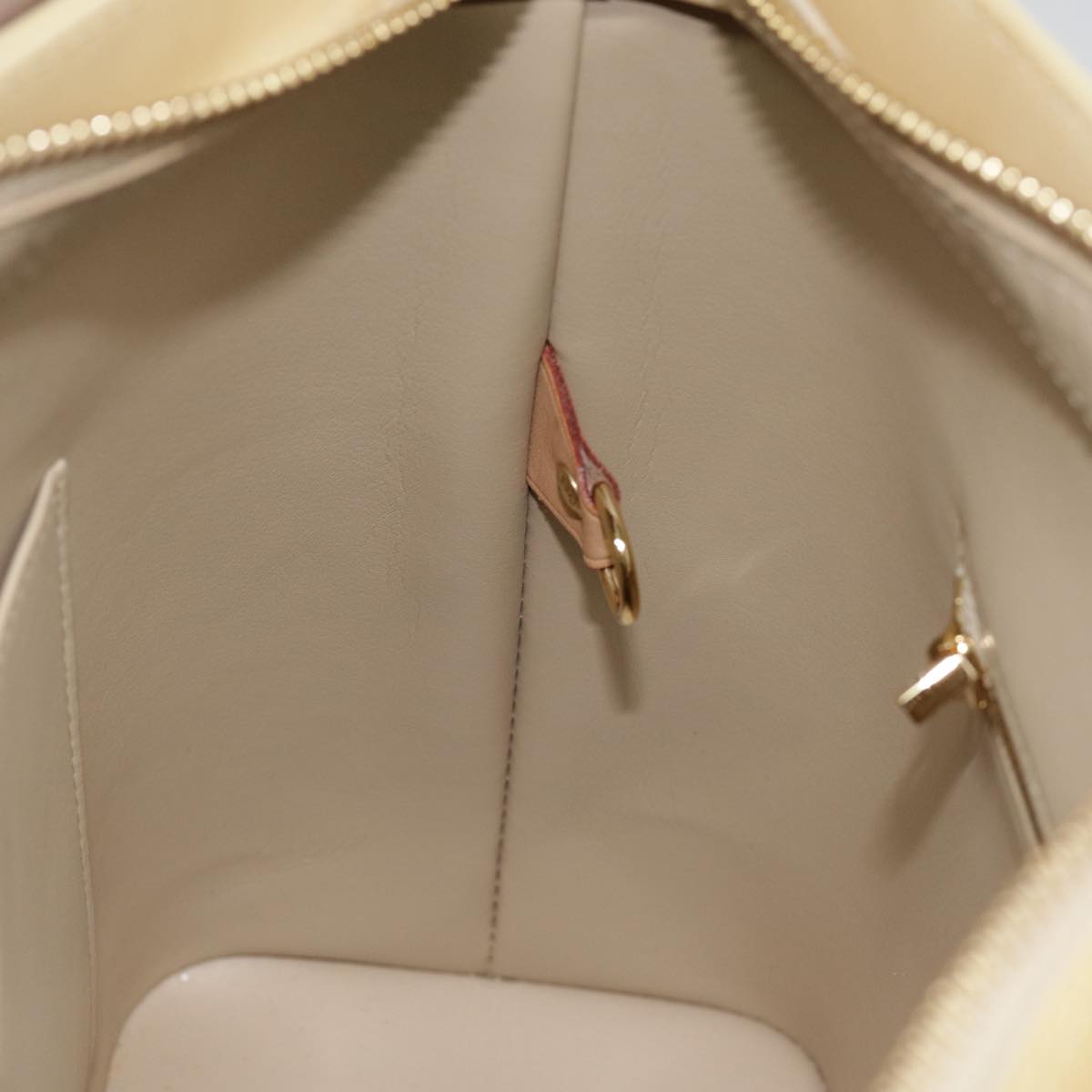 Louis Vuitton Houston Beige Patent Leather Hand Bag