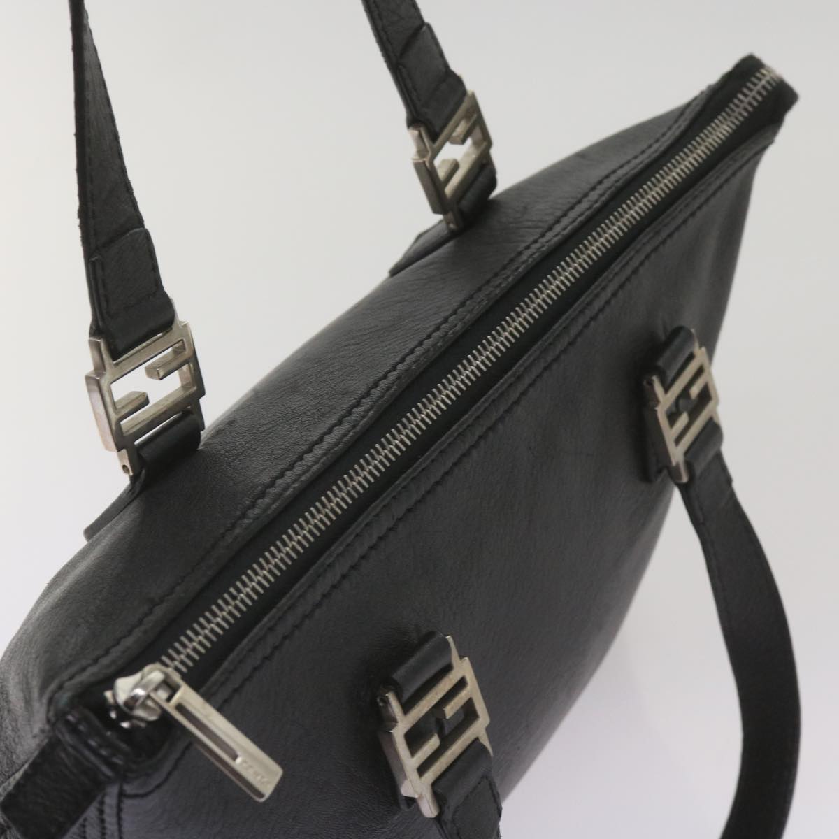 Fendi -- Black Leather Hand Bag