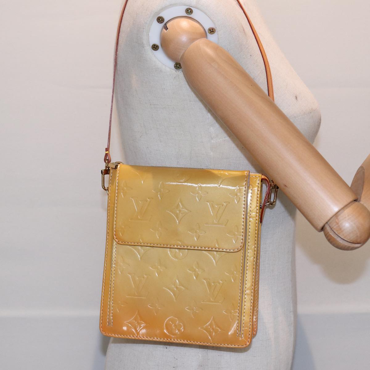 Louis Vuitton Mott Beige Patent Leather Clutch Bag