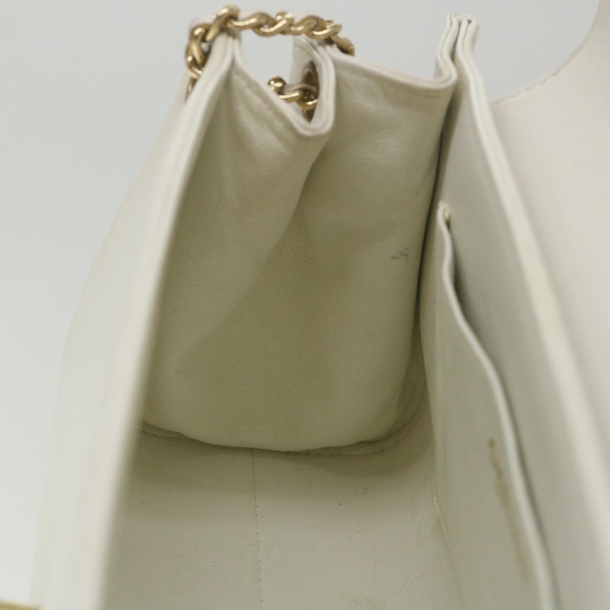 Chanel Flap bag White Leather Shoulder Bag