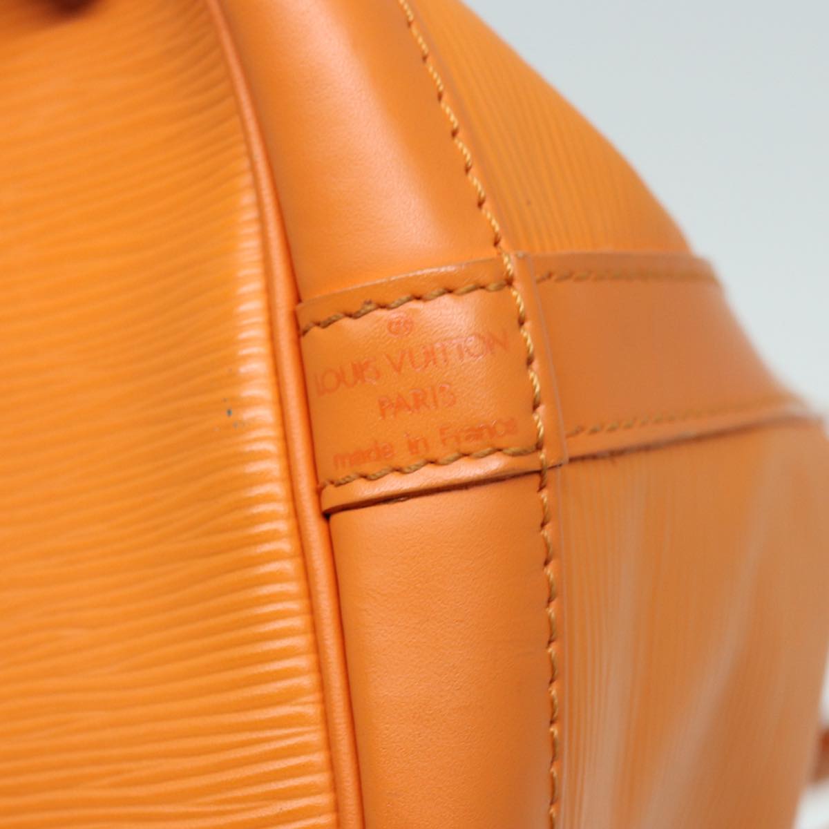 Louis Vuitton Noé Orange Leather Shoulder Bag