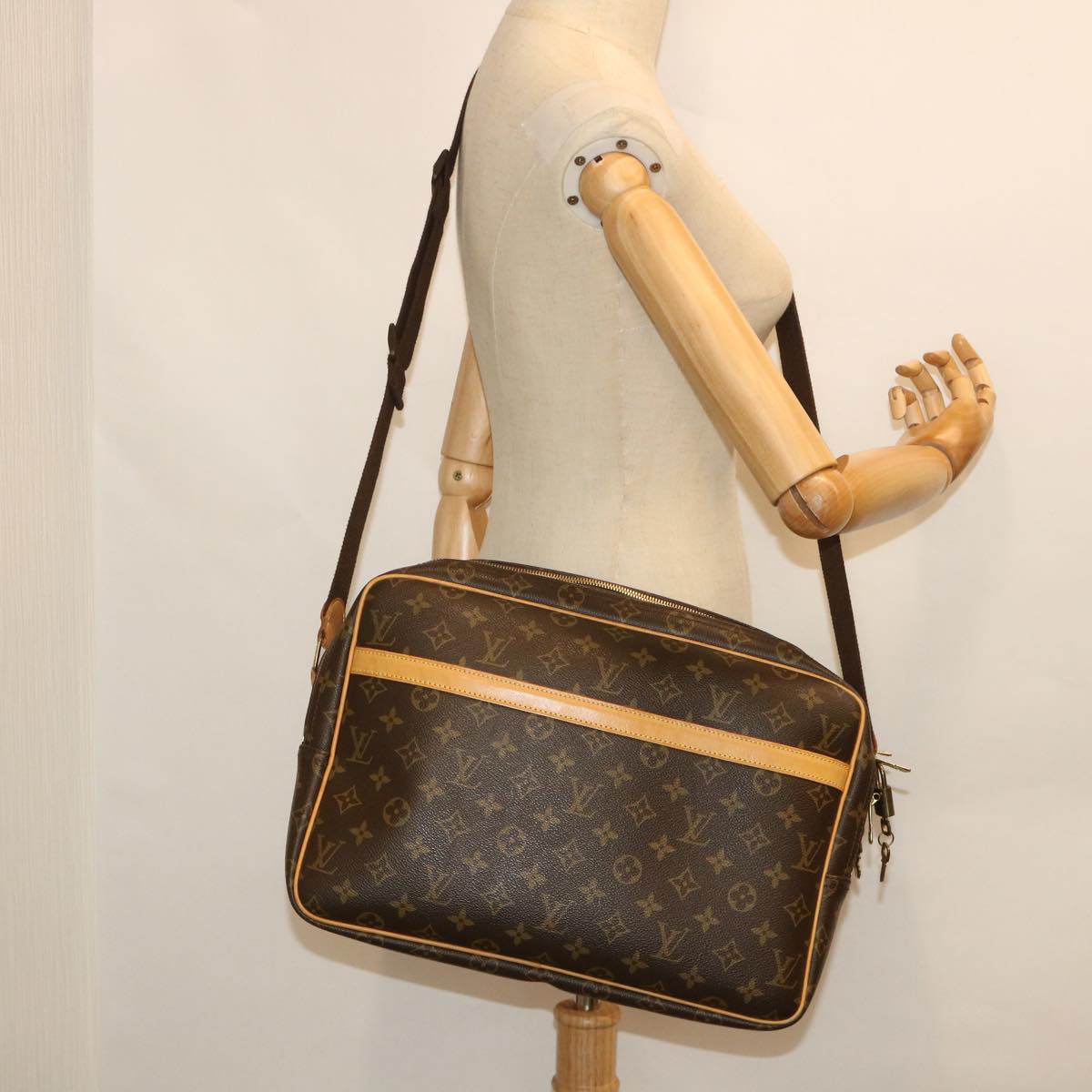 Louis Vuitton Reporter Brown Canvas Shoulder Bag