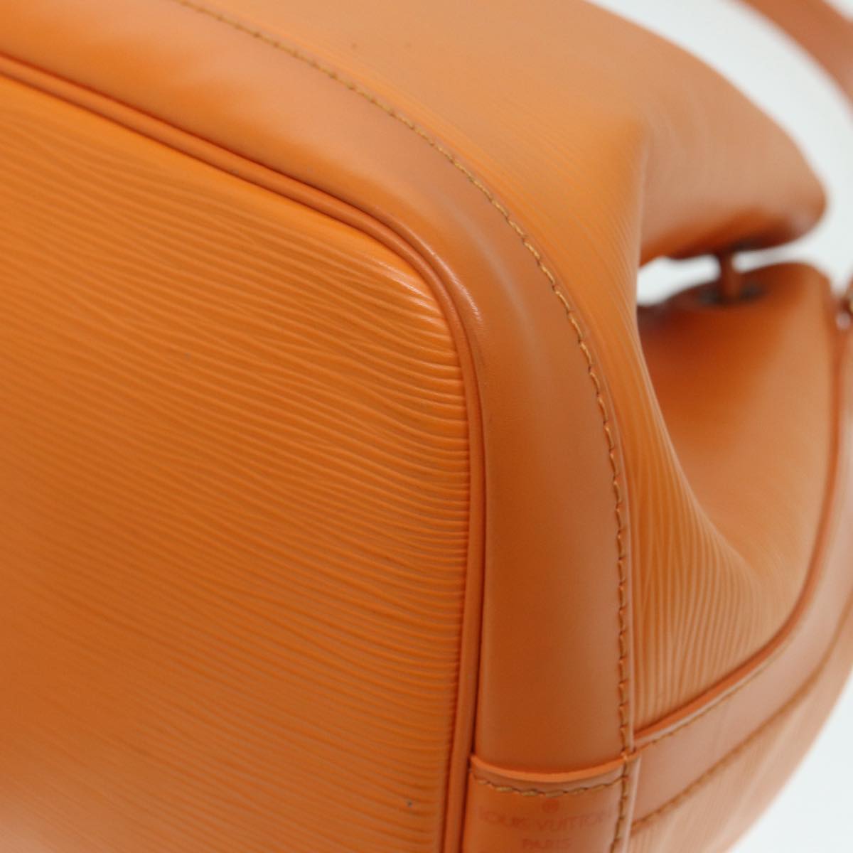 Louis Vuitton Noé Orange Leather Shoulder Bag