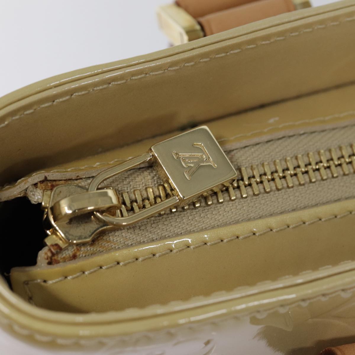 Louis Vuitton Houston Beige Patent Leather Hand Bag