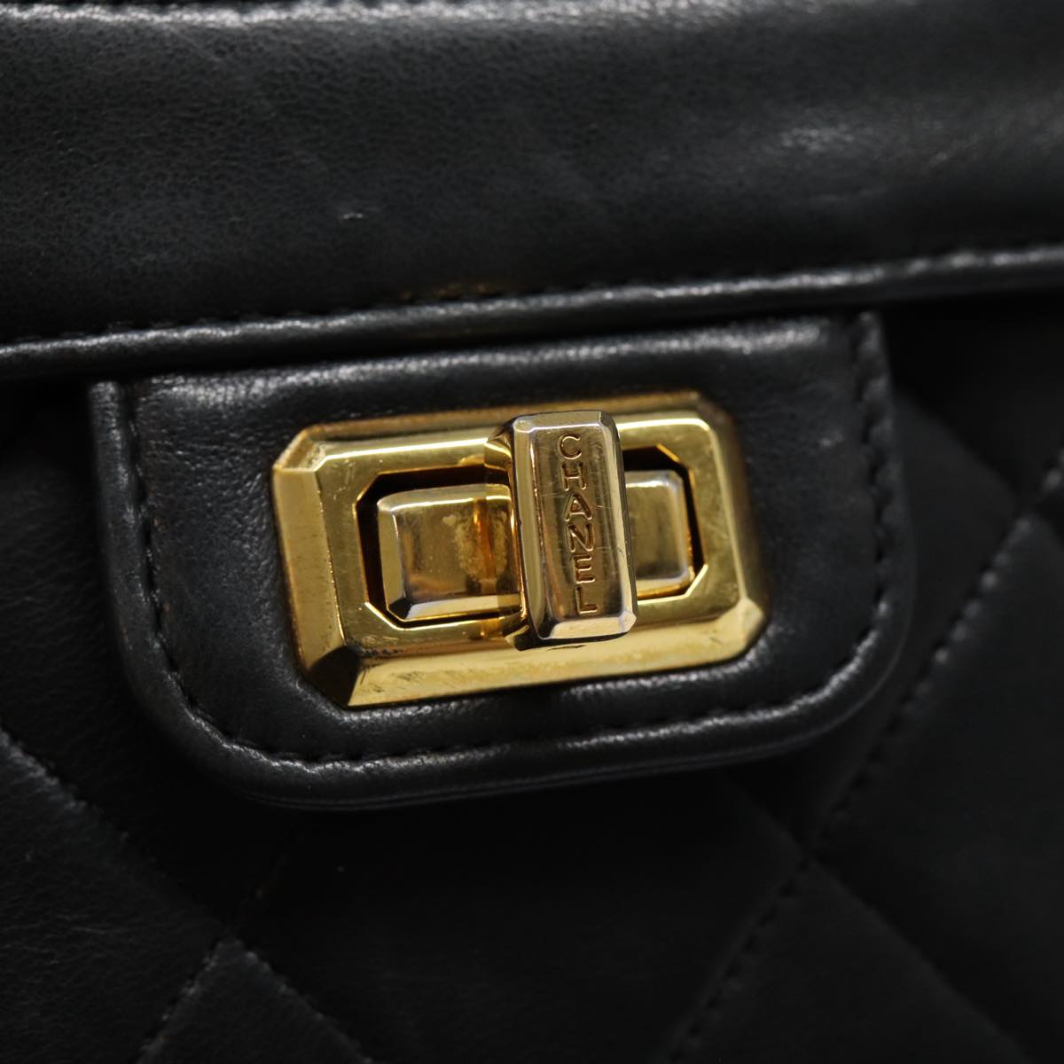 Chanel Single flap Black Leather Shoulder Bag