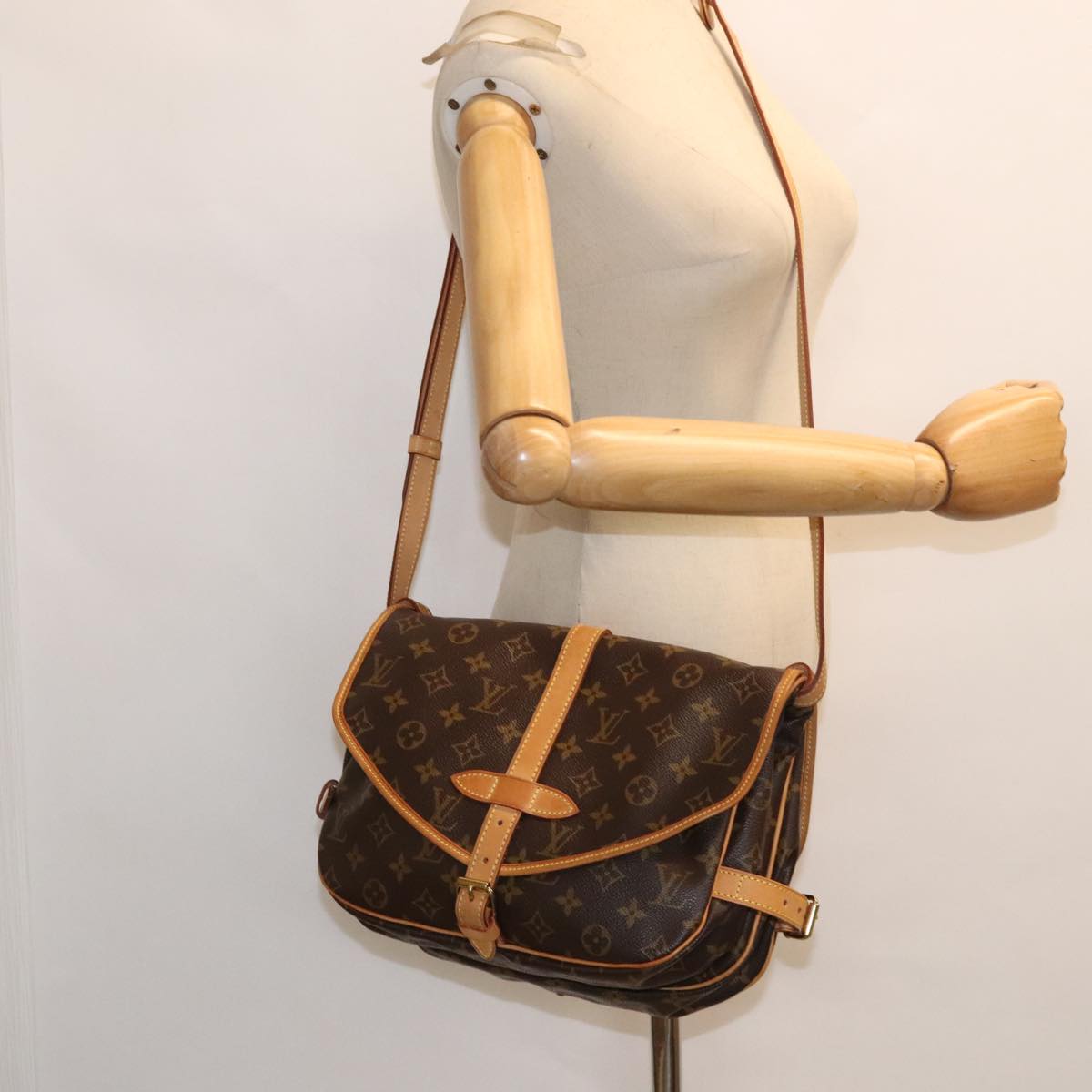 Louis Vuitton Saumur 30 Black Canvas Shoulder Bag