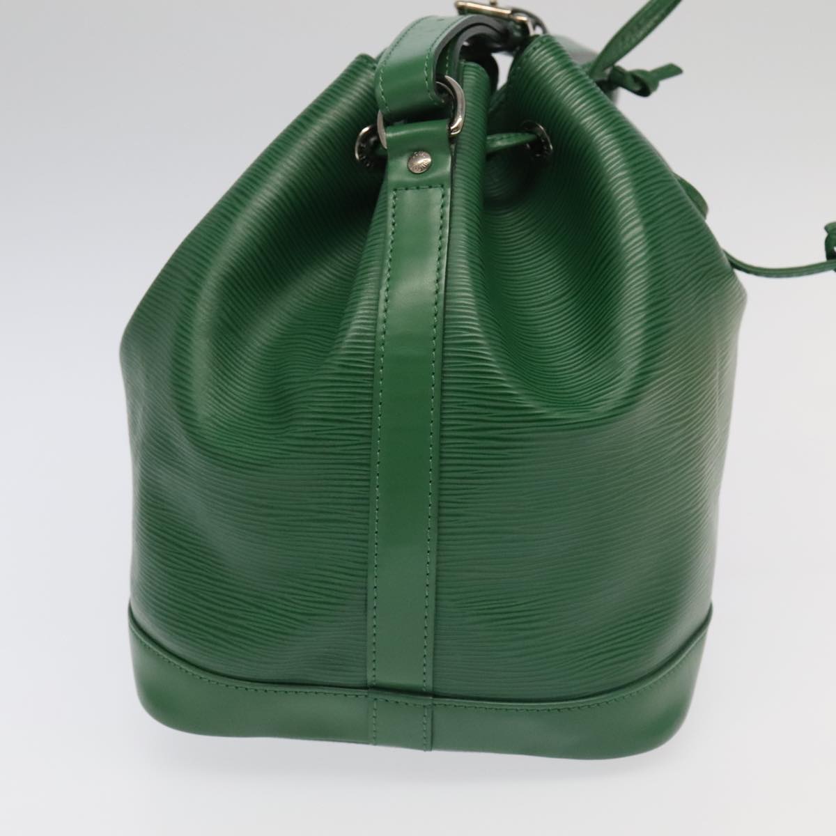 Louis Vuitton Noé Green Leather Shoulder Bag