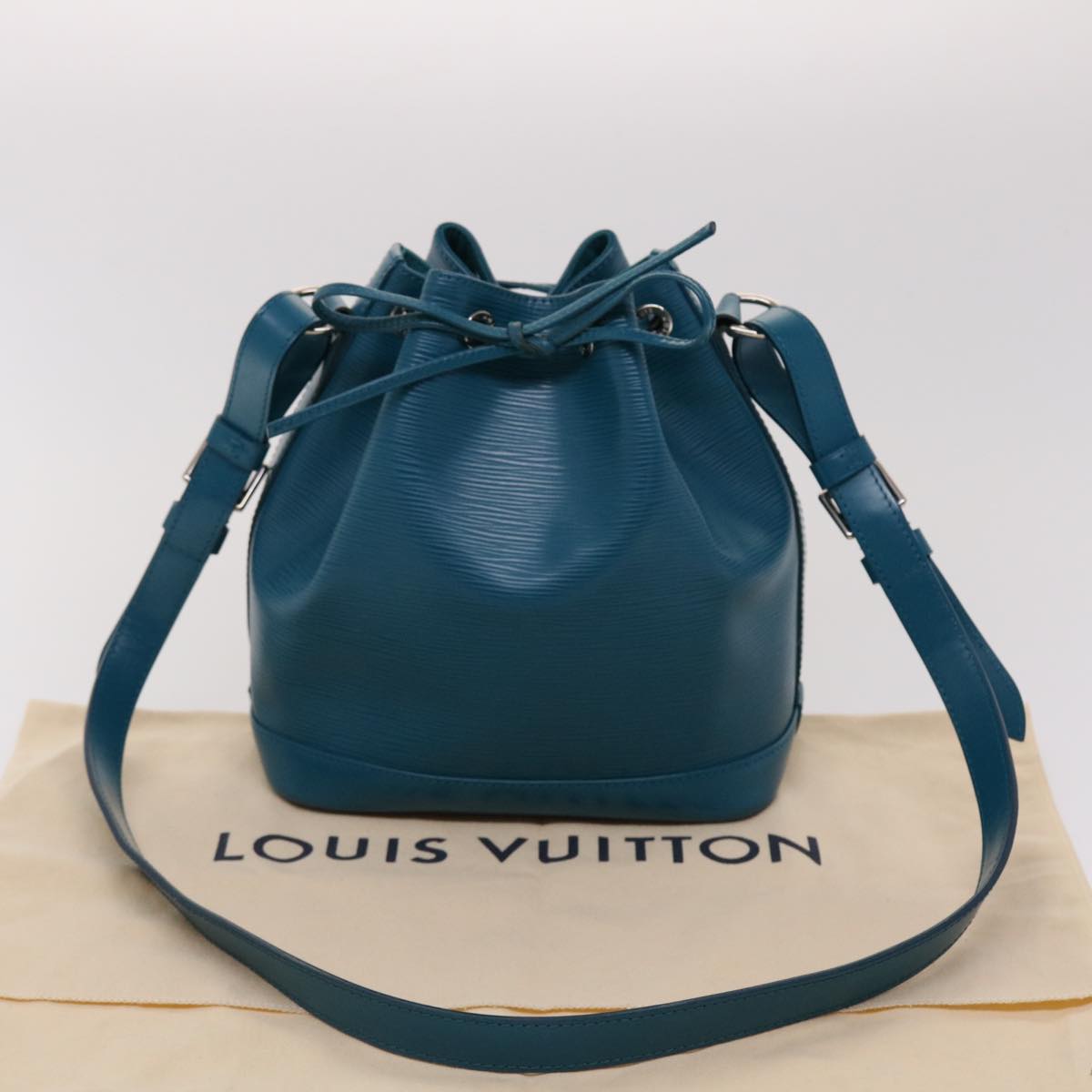 Louis Vuitton Noe Blue Leather Shoulder Bag