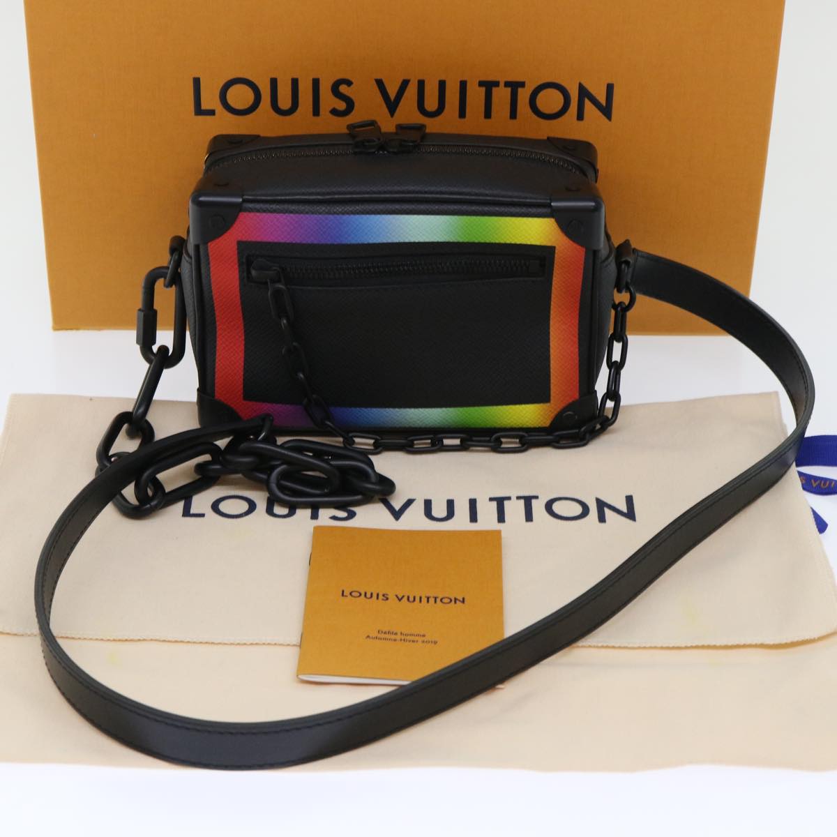 Louis Vuitton Malle Black Synthetic Shoulder Bag