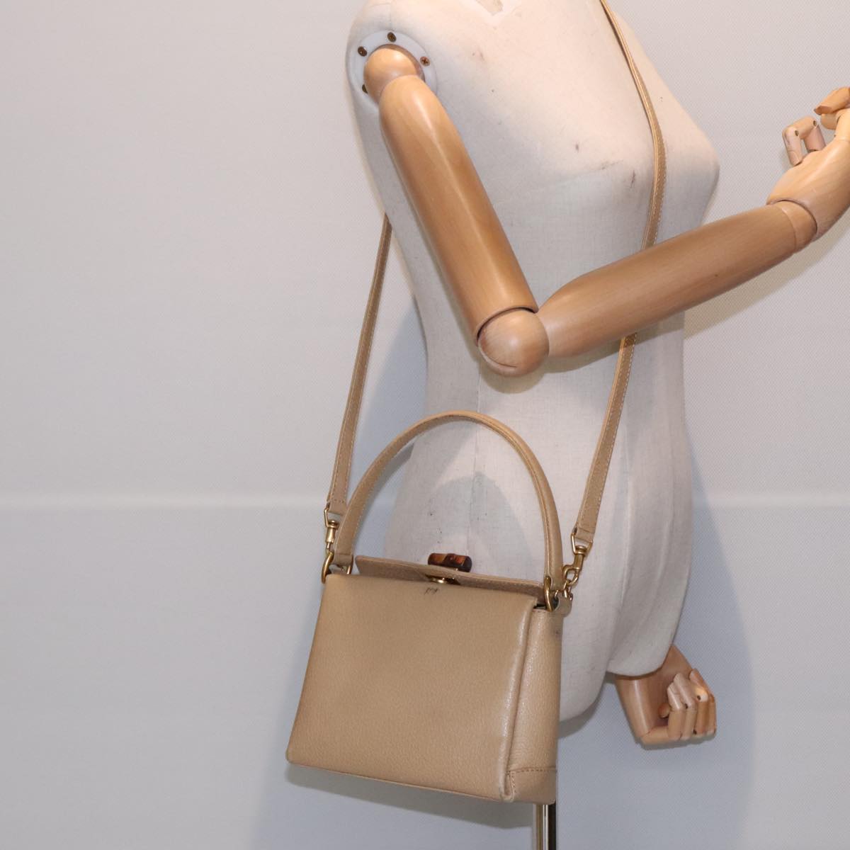 Gucci Bamboo Beige Leather Hand Bag