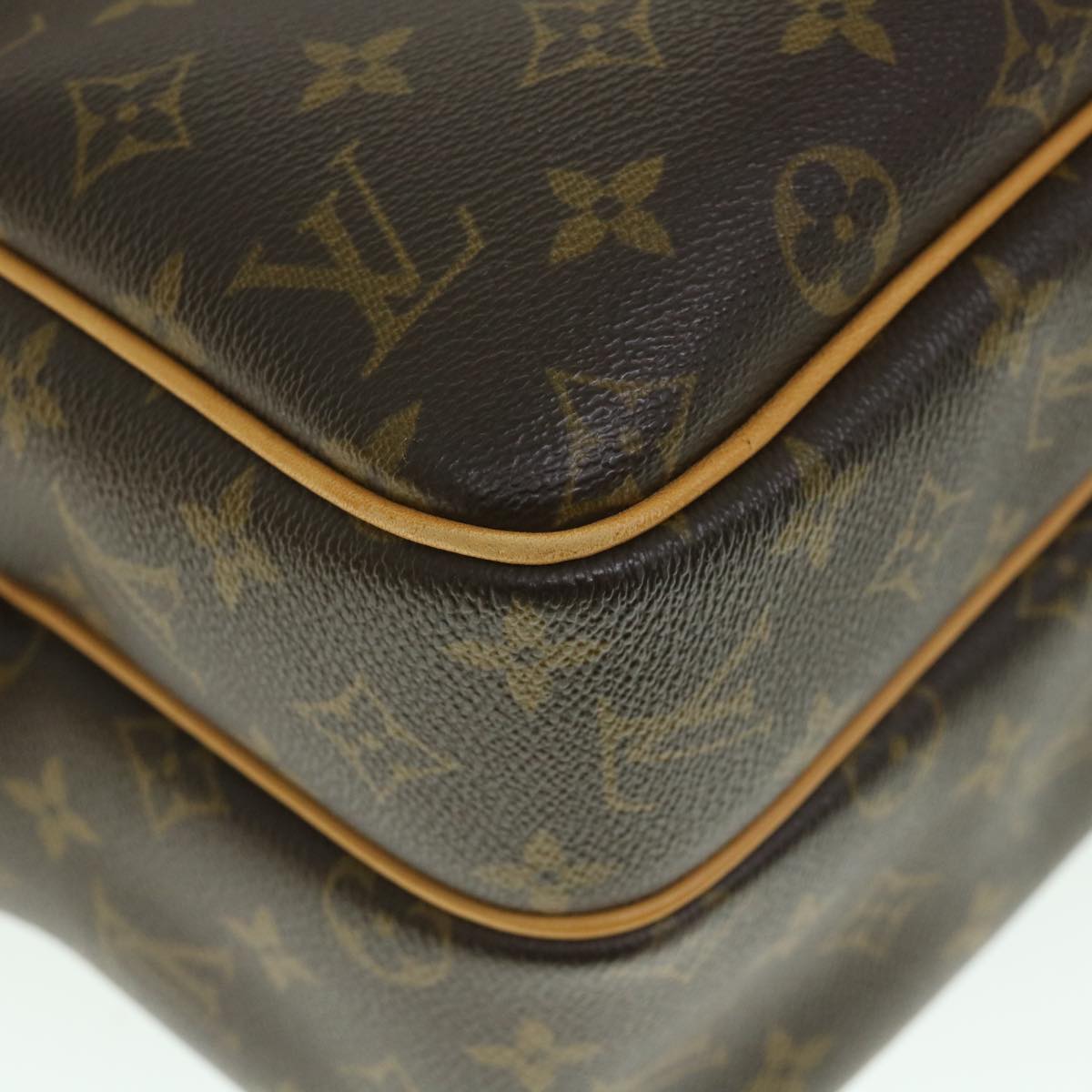 Louis Vuitton Reporter Brown Canvas Shoulder Bag