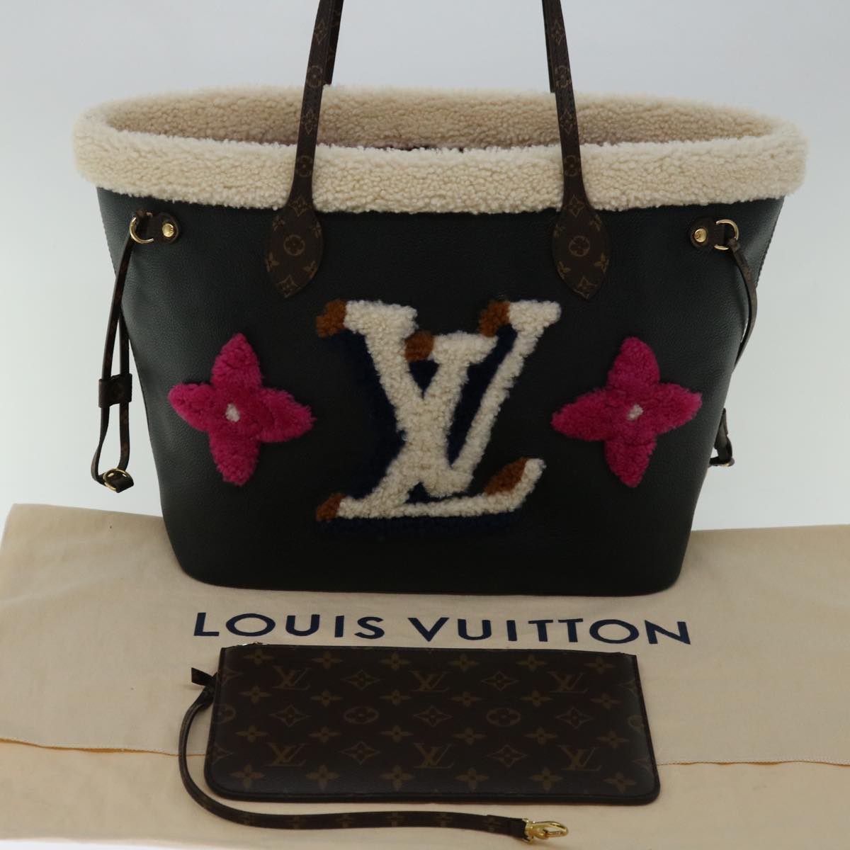 Louis Vuitton Neverfull MM Black Canvas Tote Bag