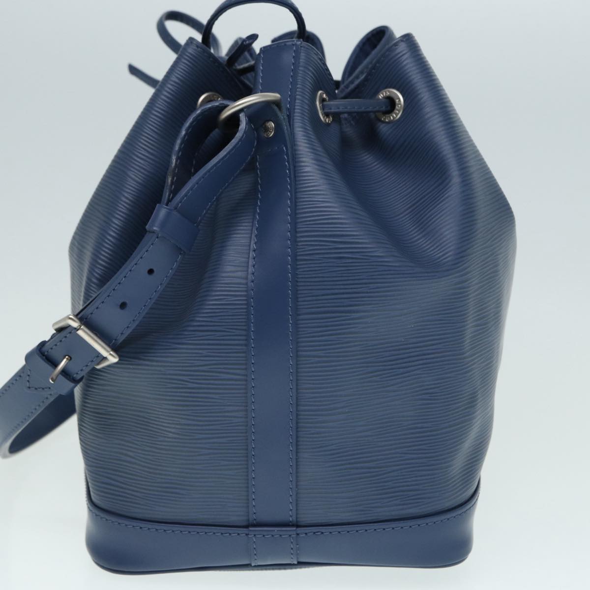 Louis Vuitton Noe Blue Leather Shoulder Bag