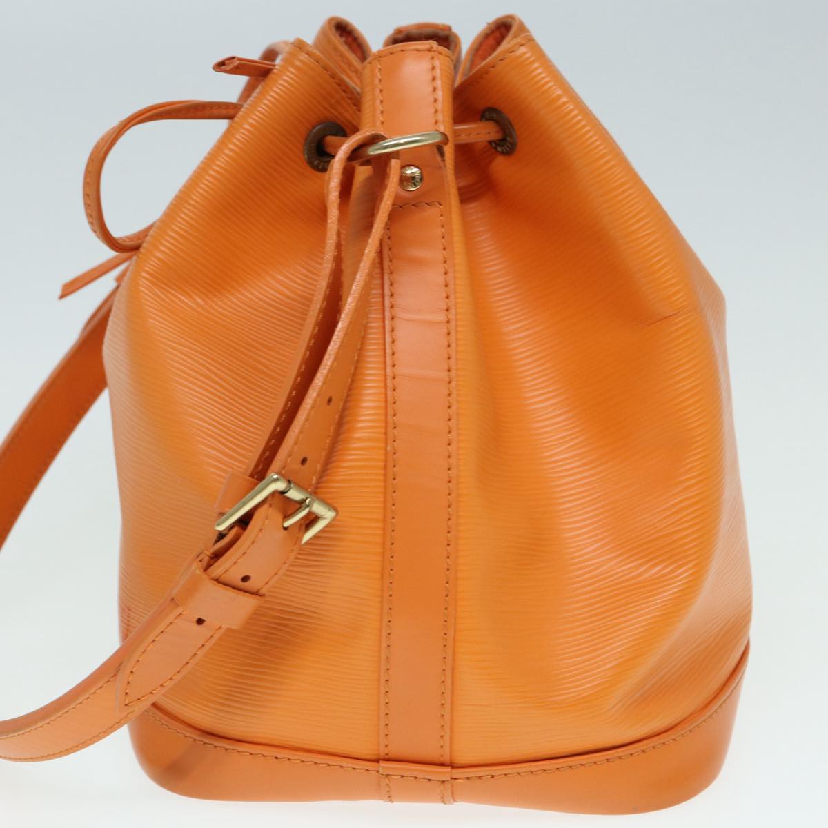 Louis Vuitton Noé Orange Leather Shoulder Bag