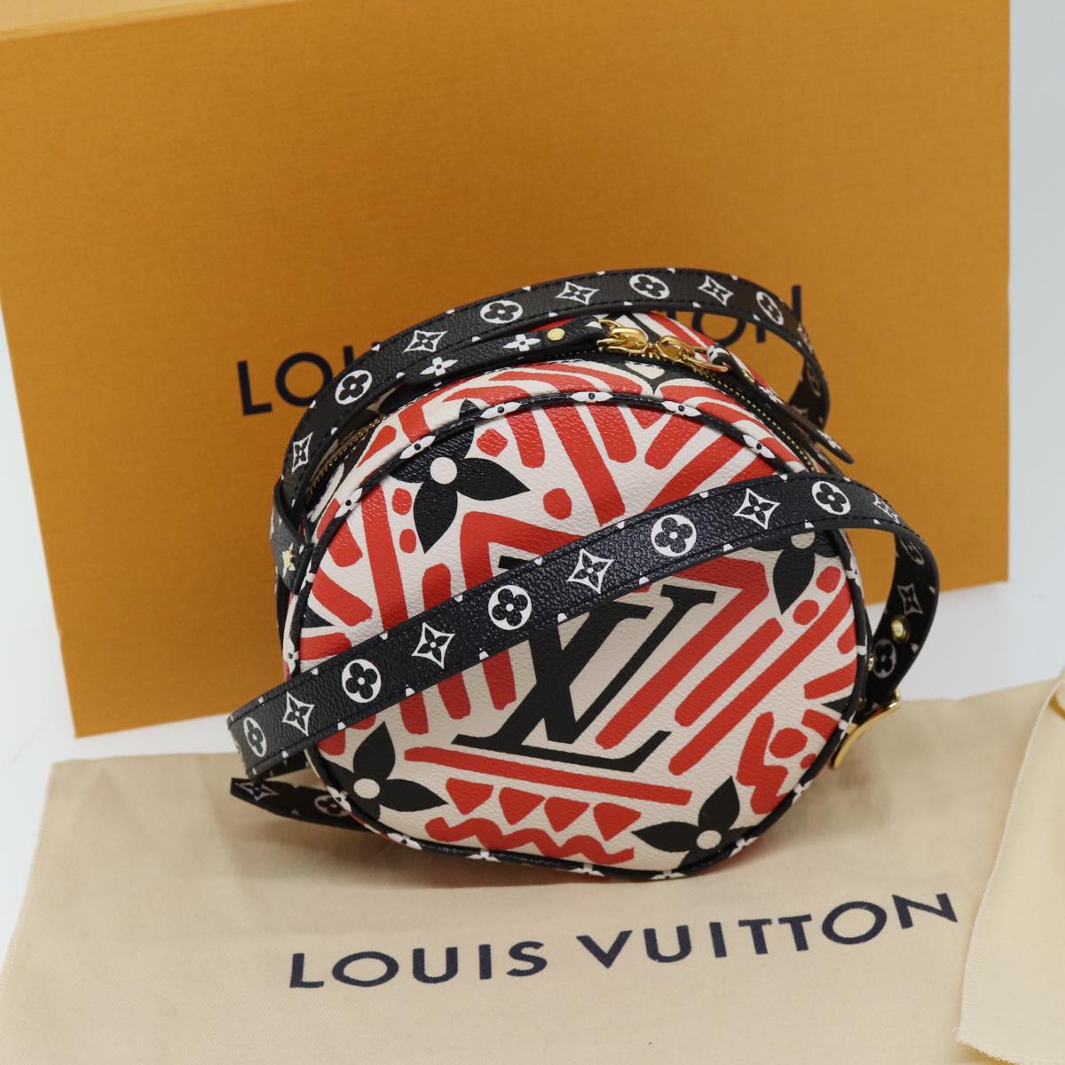 Louis Vuitton Boîte Chapeau Souple Red Canvas Shoulder Bag