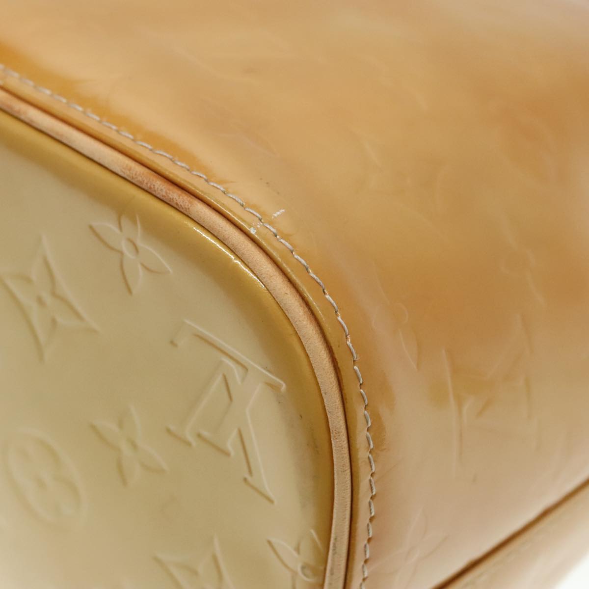 Louis Vuitton Houston Beige Patent Leather Hand Bag