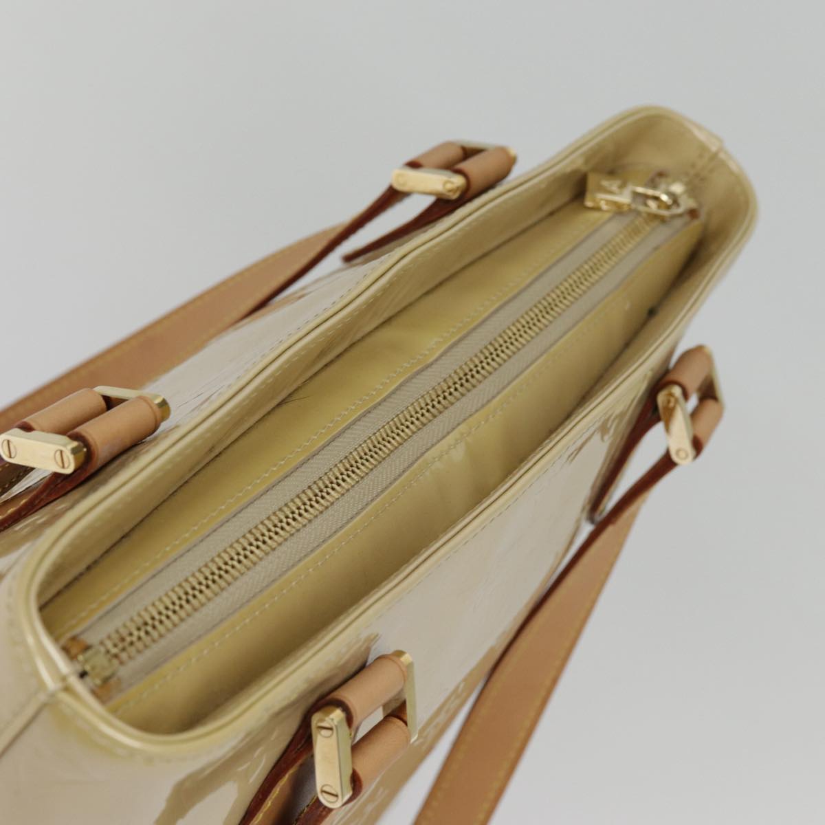 Louis Vuitton Houston Beige Patent Leather Hand Bag