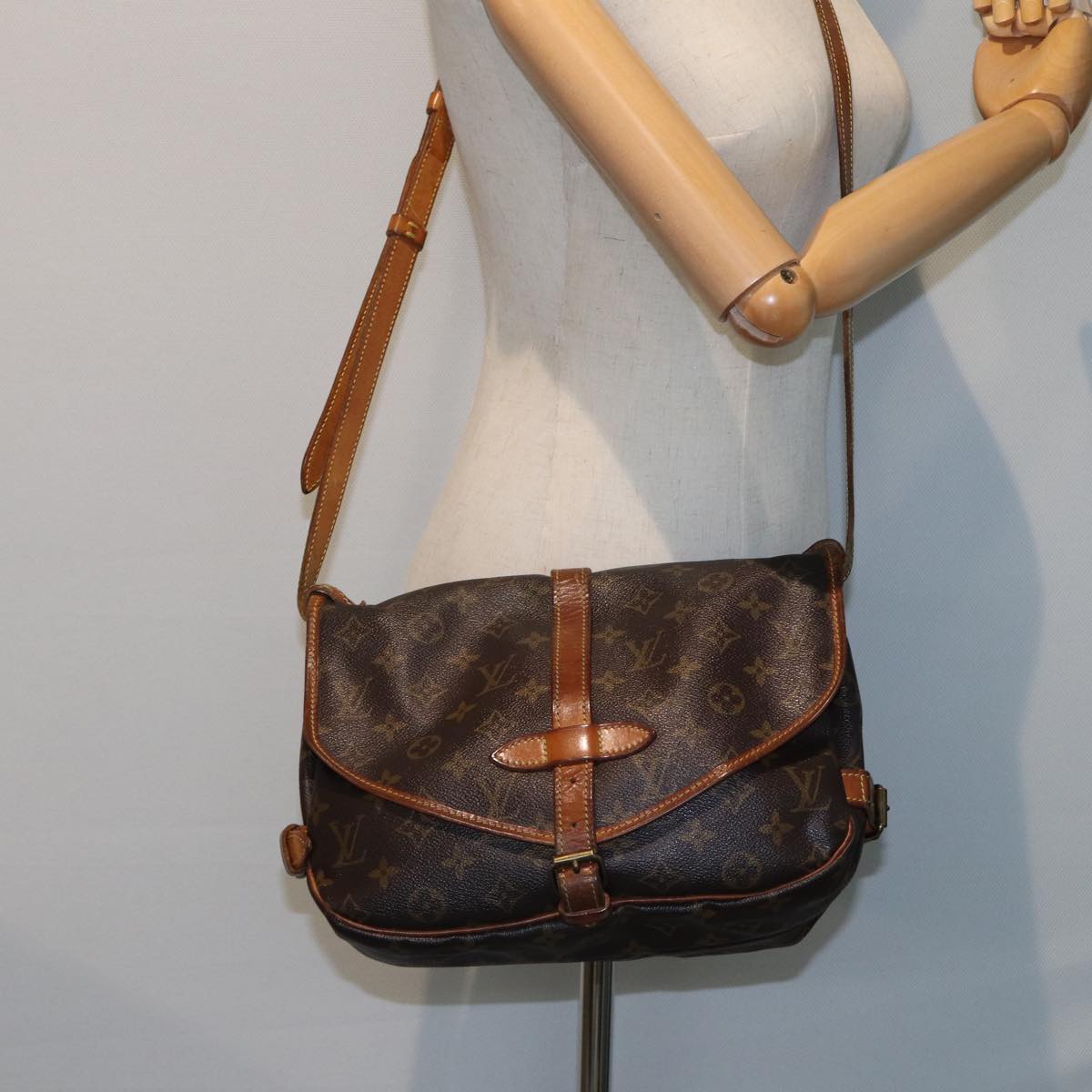 Louis Vuitton Saumur Brown Canvas Shoulder Bag