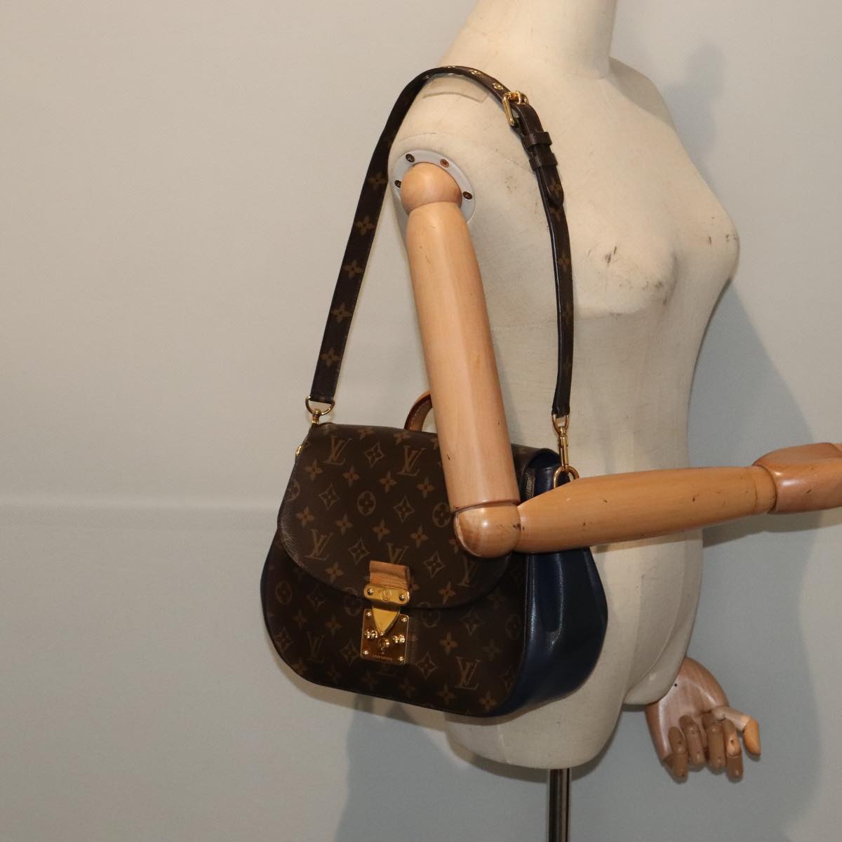 Louis Vuitton Eden Brown Canvas Hand Bag