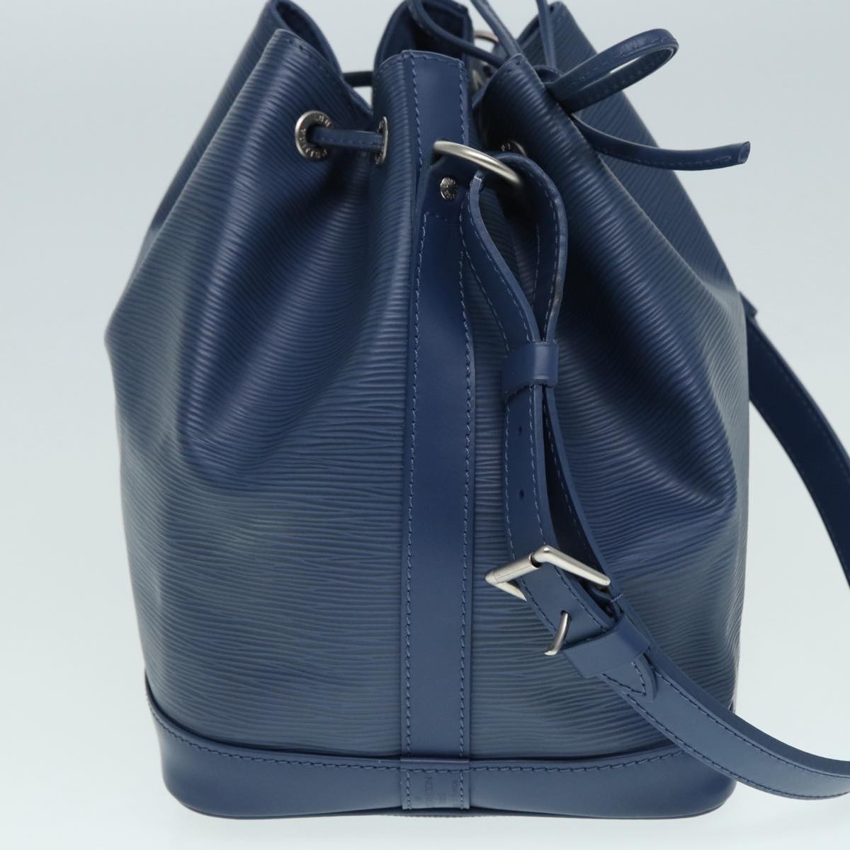 Louis Vuitton Noe Blue Leather Shoulder Bag