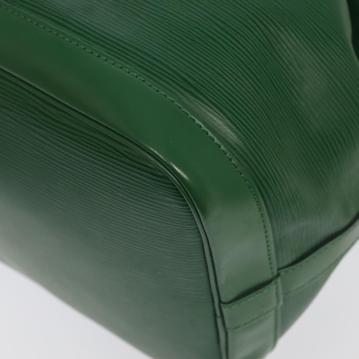 Louis Vuitton Noé Green Leather Shoulder Bag