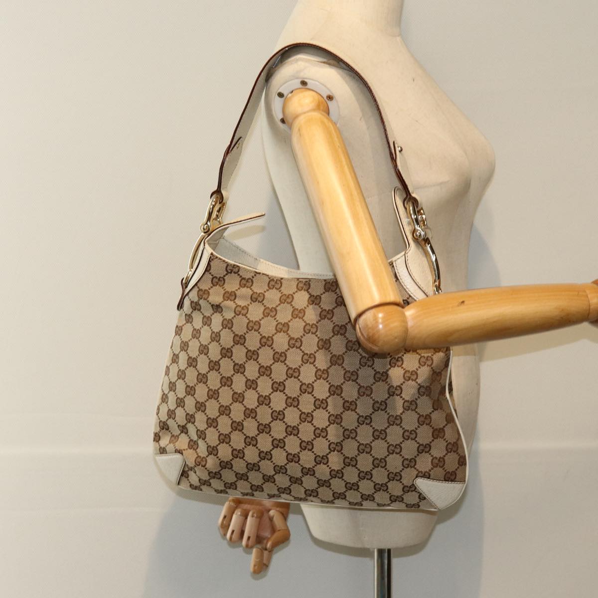 Gucci GG canvas Beige Canvas Shoulder Bag