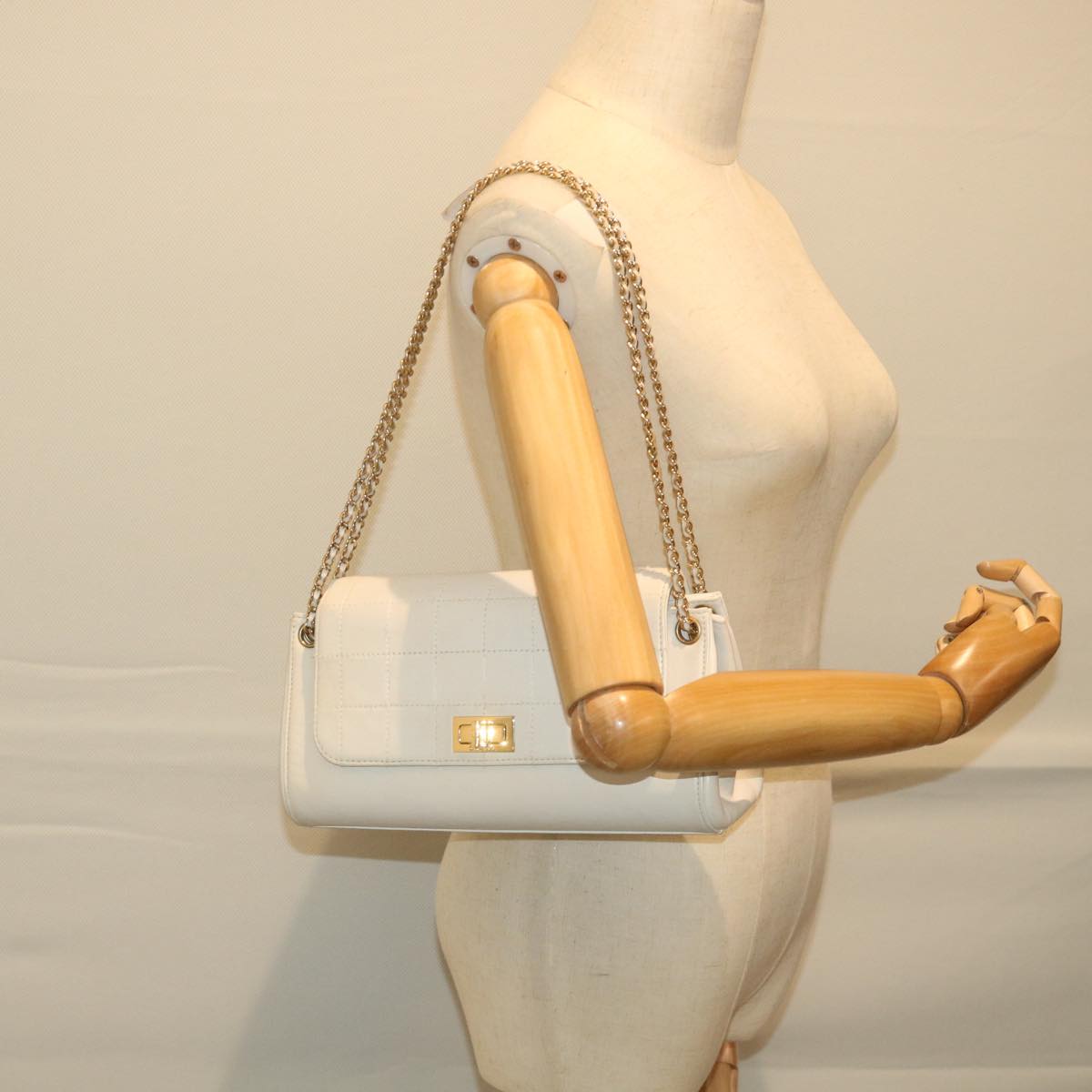 Chanel Flap bag White Leather Shoulder Bag