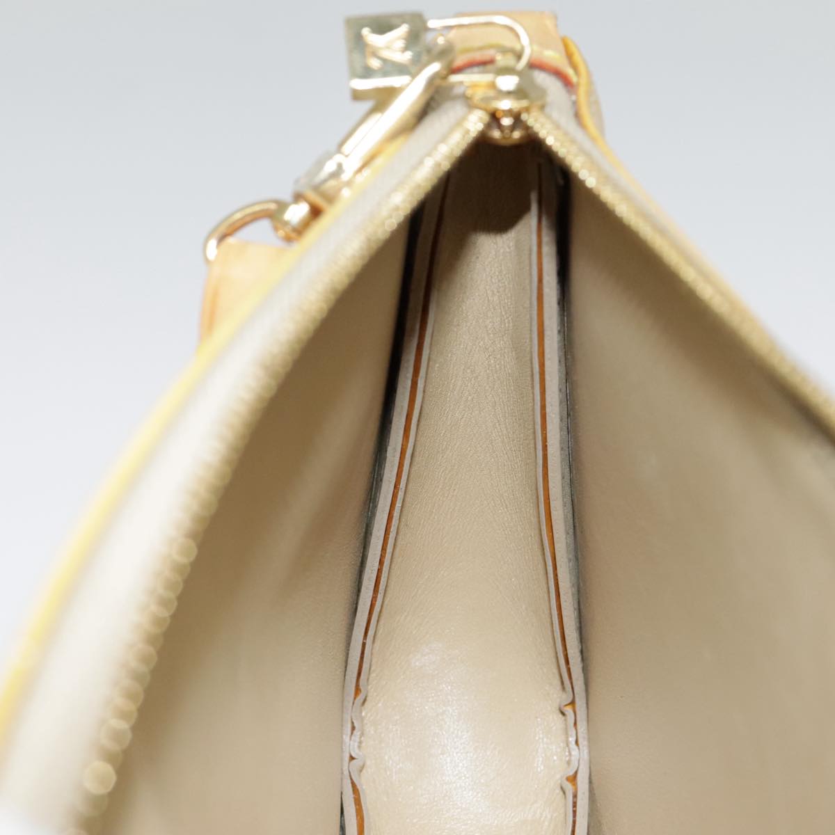 Louis Vuitton Lexington Beige Patent Leather Clutch Bag