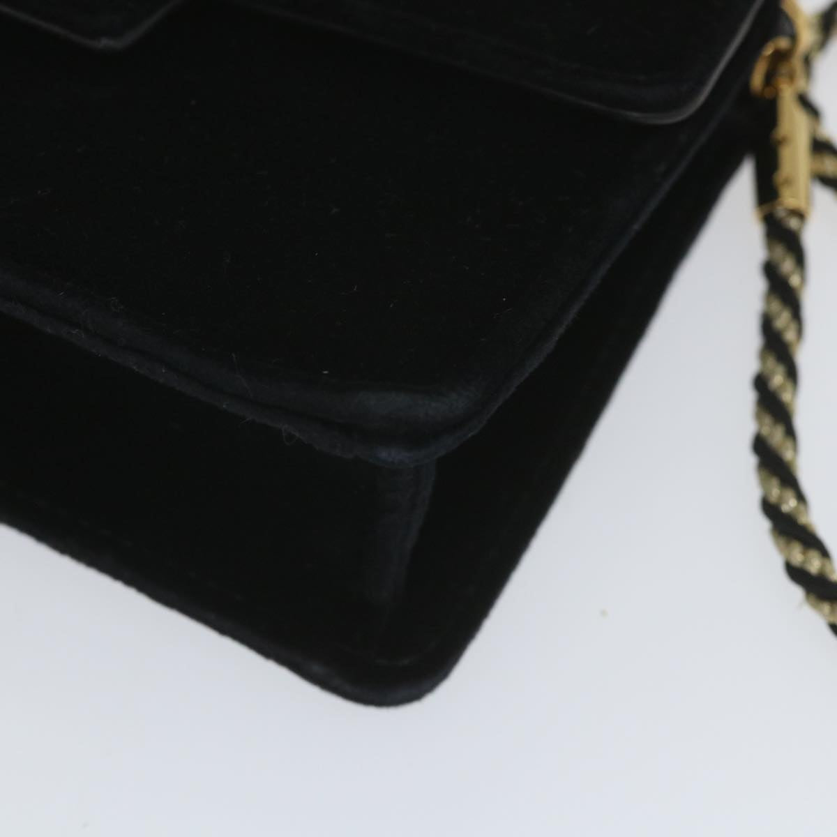 Gucci -- Black Velvet Shoulder Bag