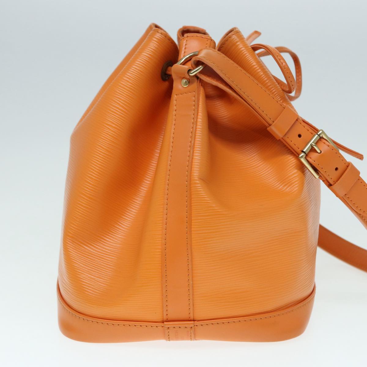 Louis Vuitton Noé Orange Leather Shoulder Bag