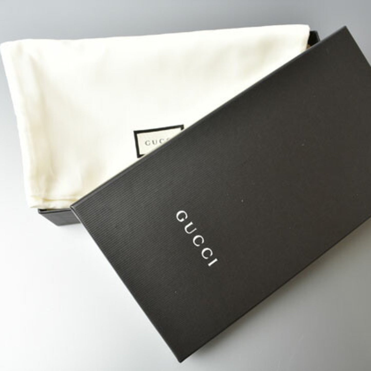 Gucci Continental Beige Canvas Wallet Accessories